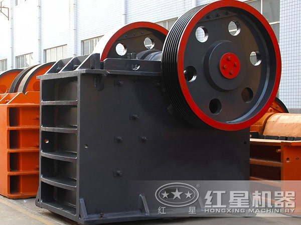 新型顎式破碎機(jī)
